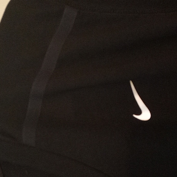 Nike running shirt medium size - Picture 7 of 10